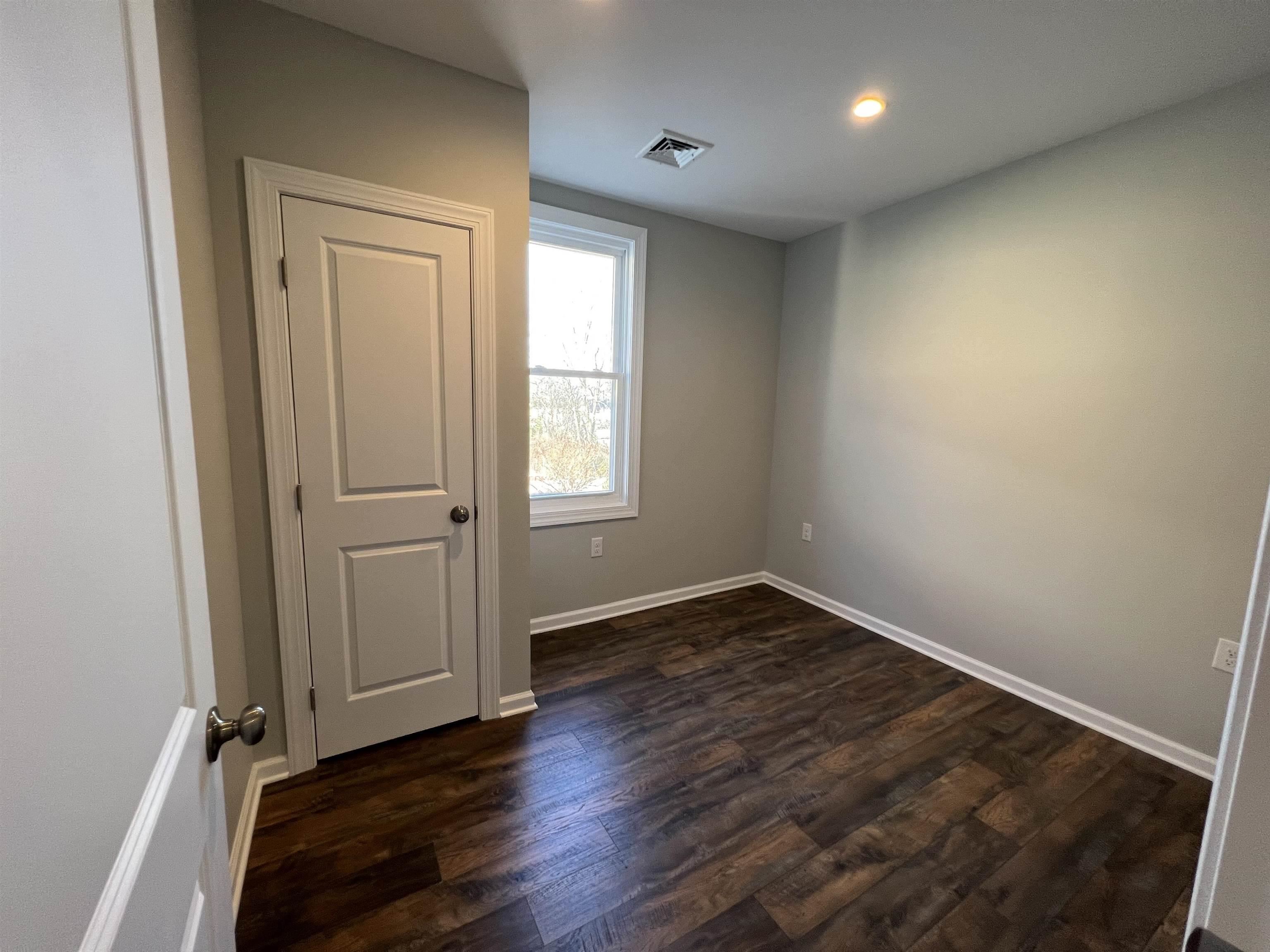 440 AVENUE E Unit: 2