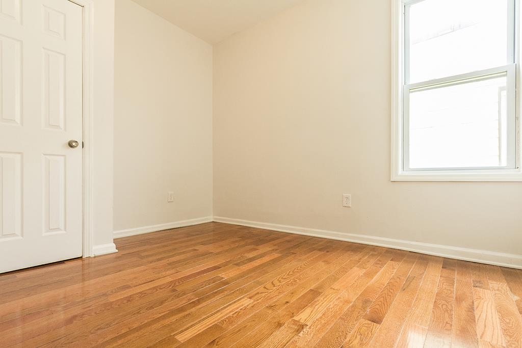 15 DWIGHT ST