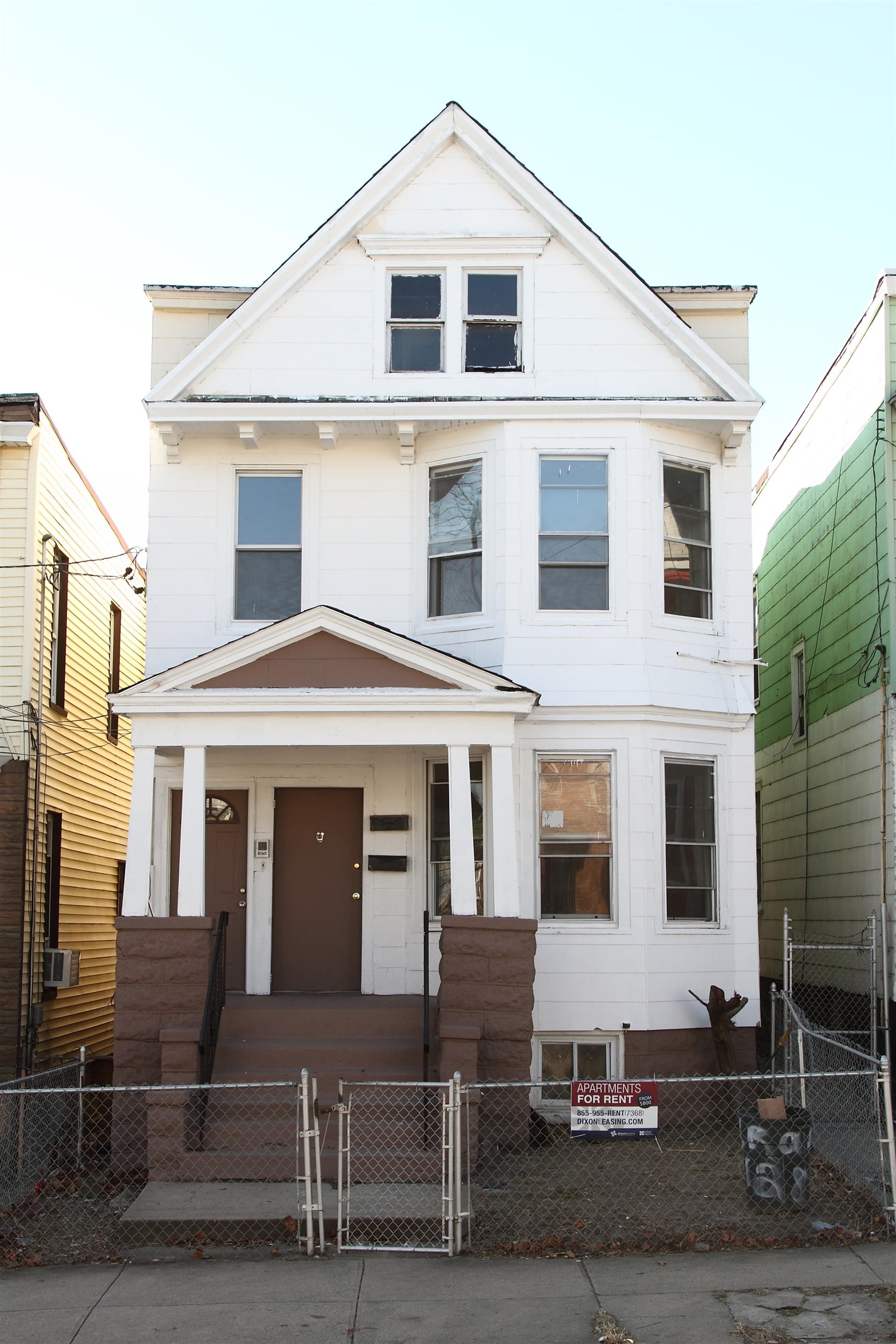 15 DWIGHT ST