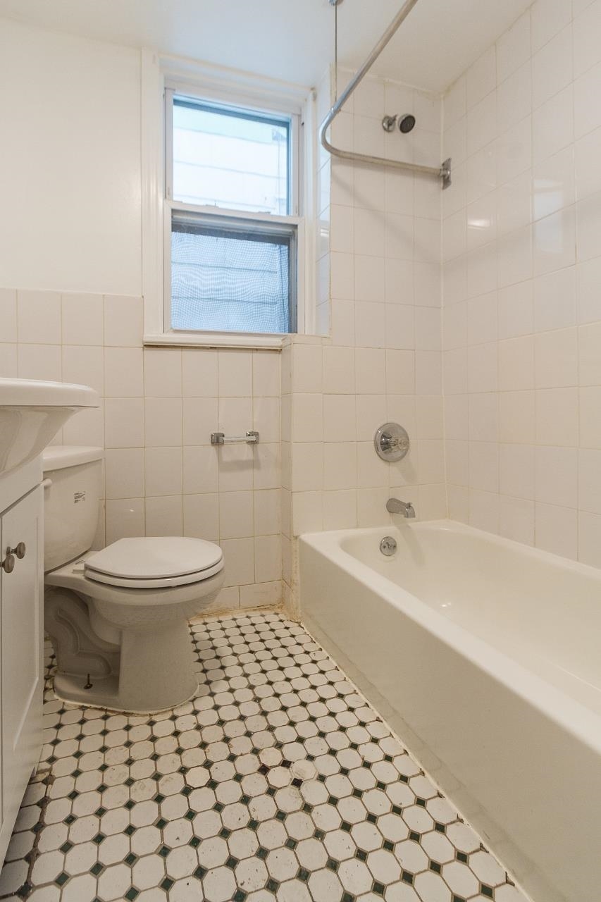 15 DWIGHT ST