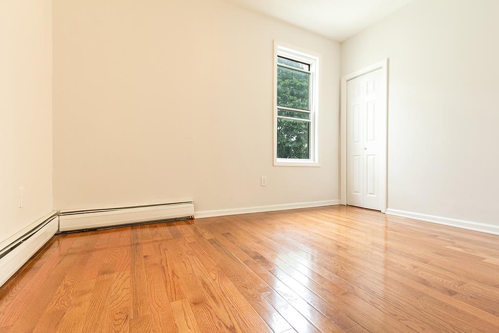 15 DWIGHT ST