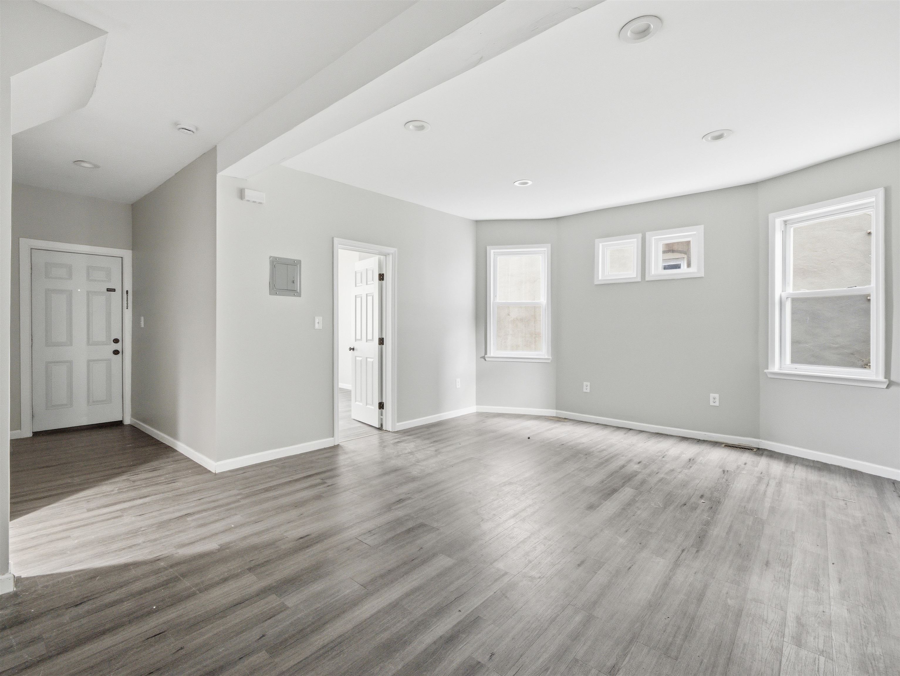 23 BAYVIEW AVE Unit: 1