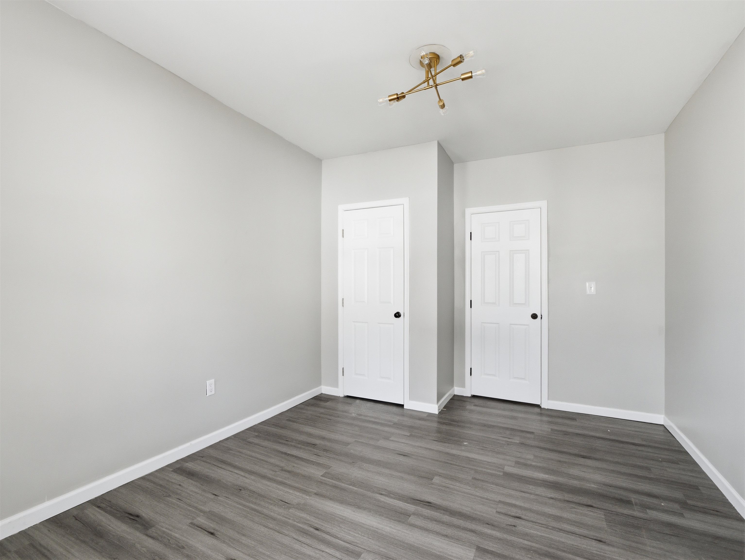 23 BAYVIEW AVE Unit: 1