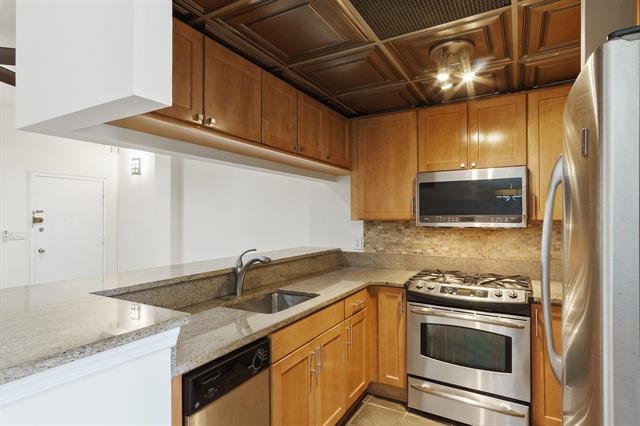 187 WAYNE ST Unit: 302C