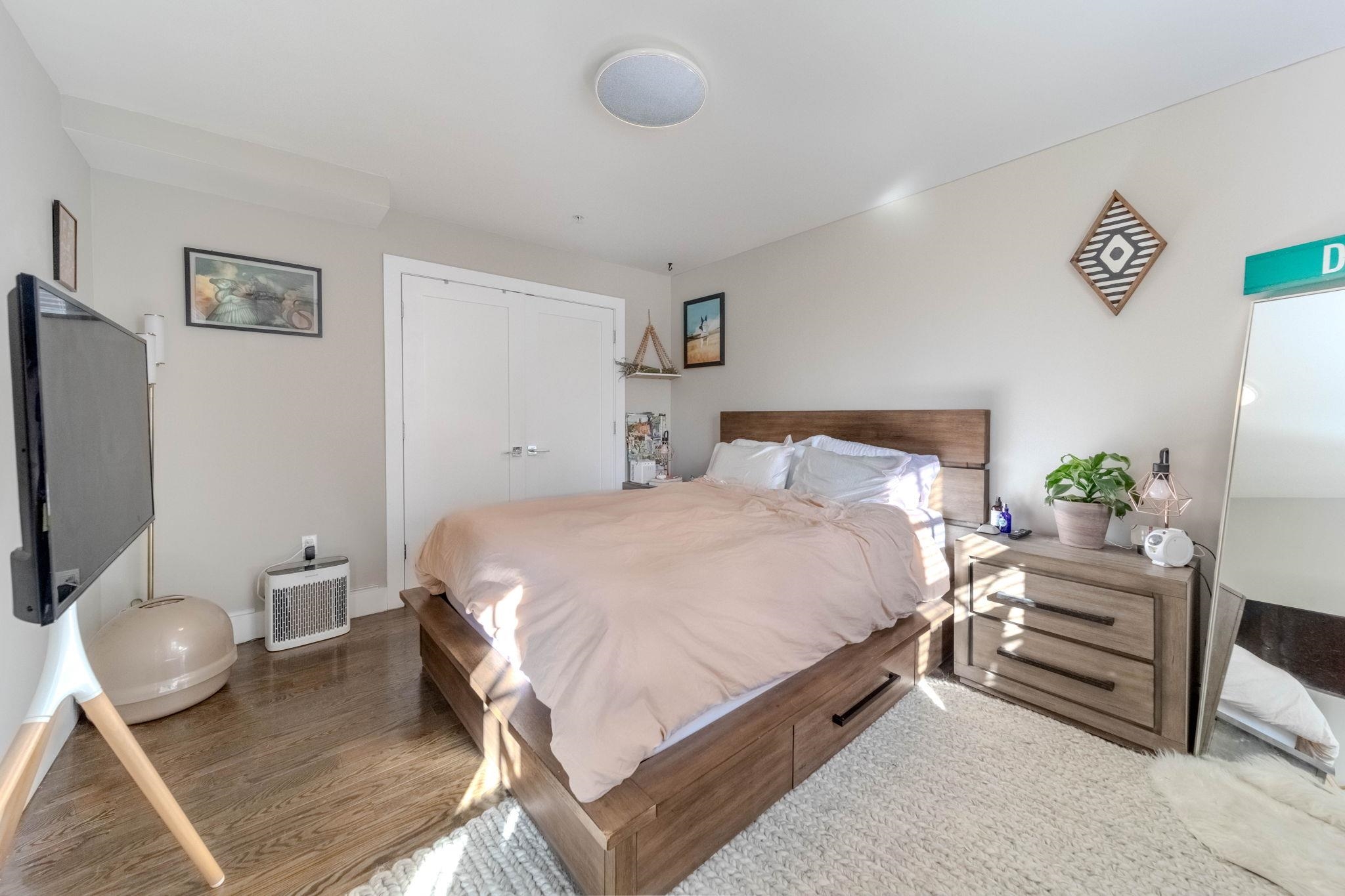 126 DELAWARE AVE Unit: 8