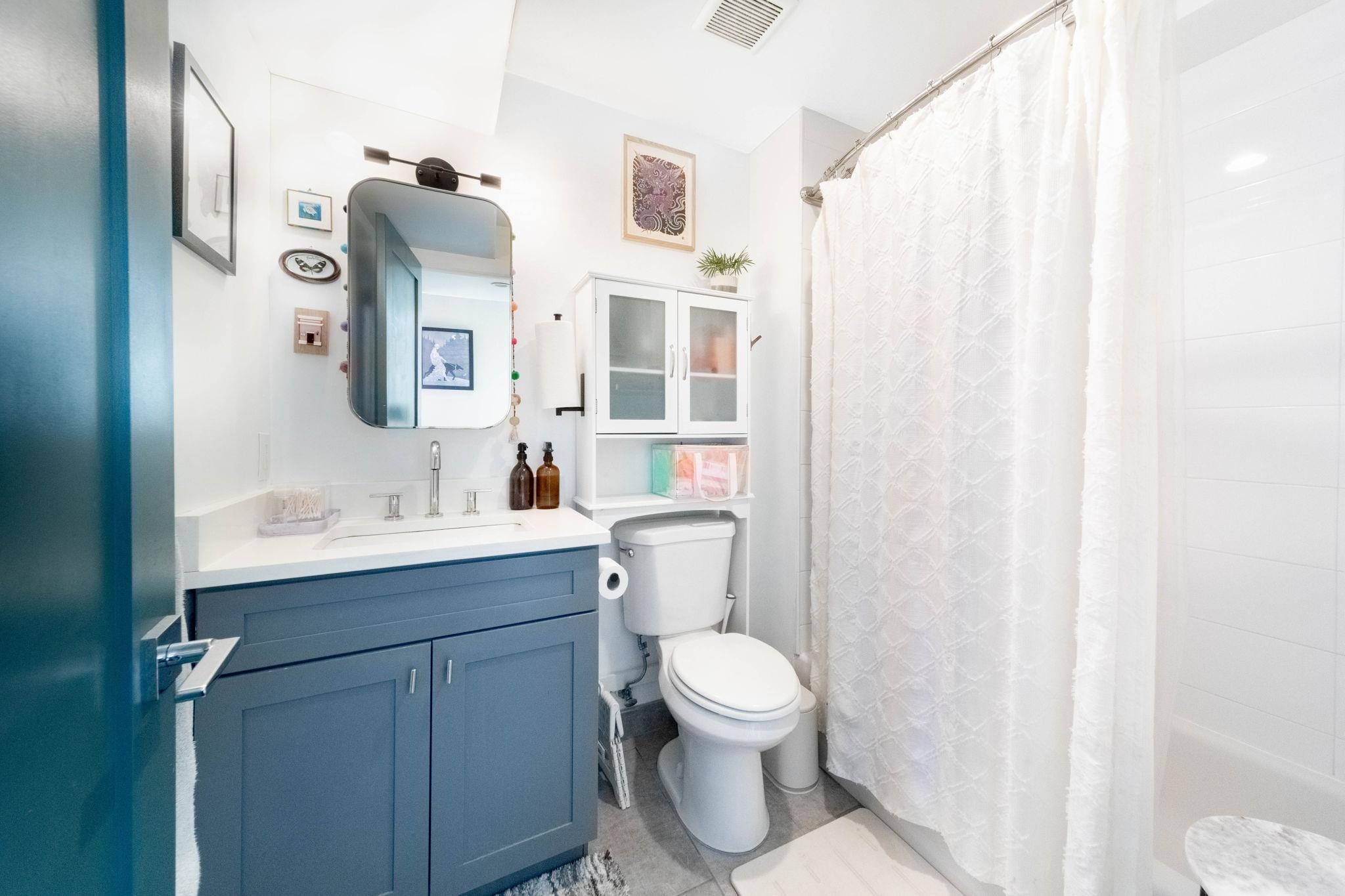 126 DELAWARE AVE Unit: 8