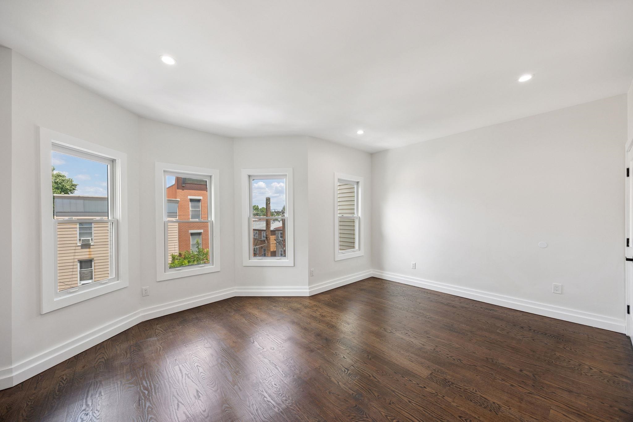 203 3RD ST Unit: 4