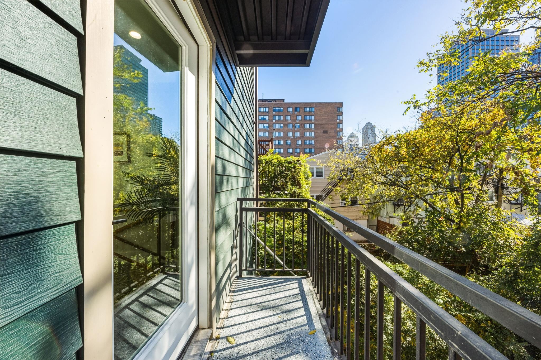 203 3RD ST Unit: 4