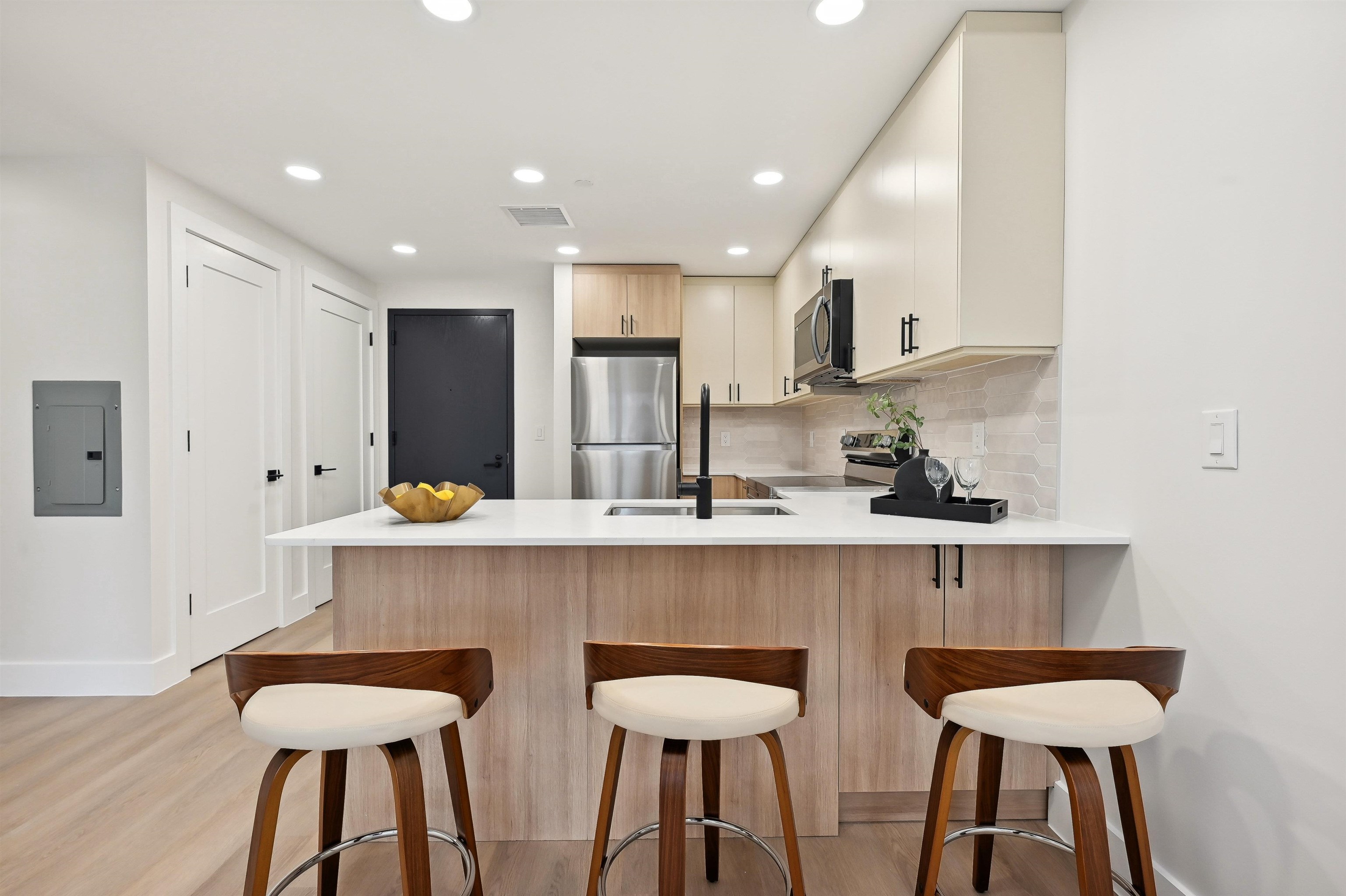 161 VAN WAGENEN AVE Unit: 1205