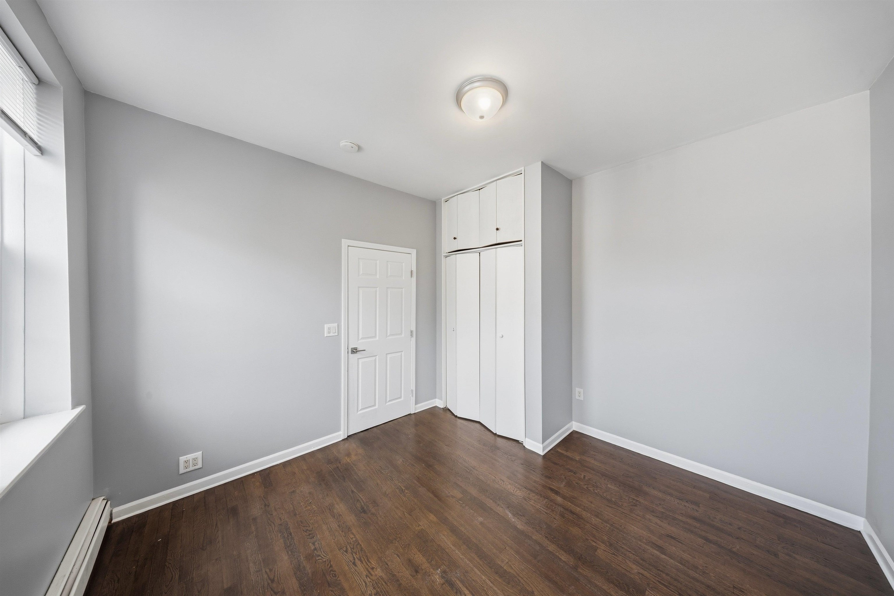 303 3RD ST Unit: 3