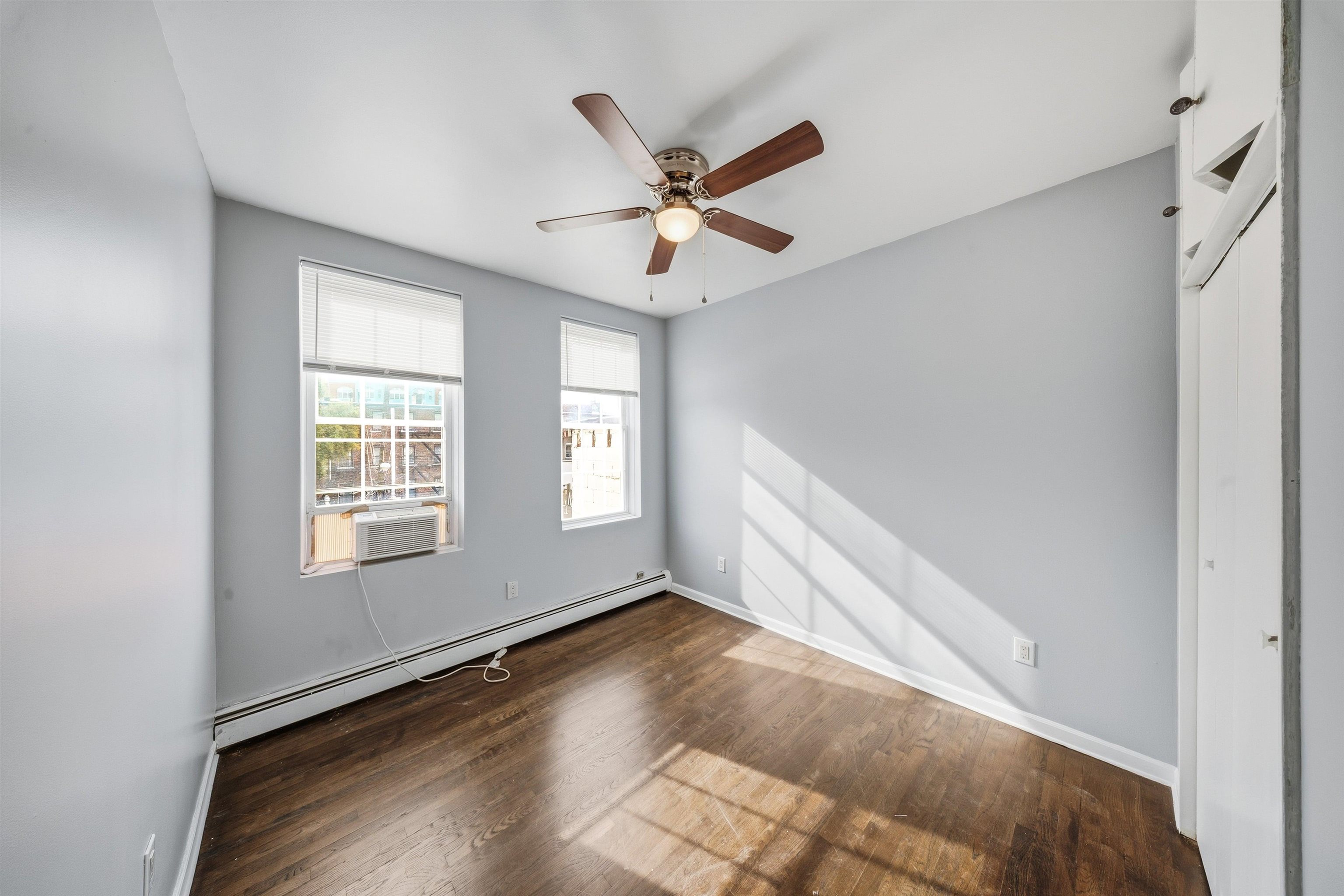 303 3RD ST Unit: 3