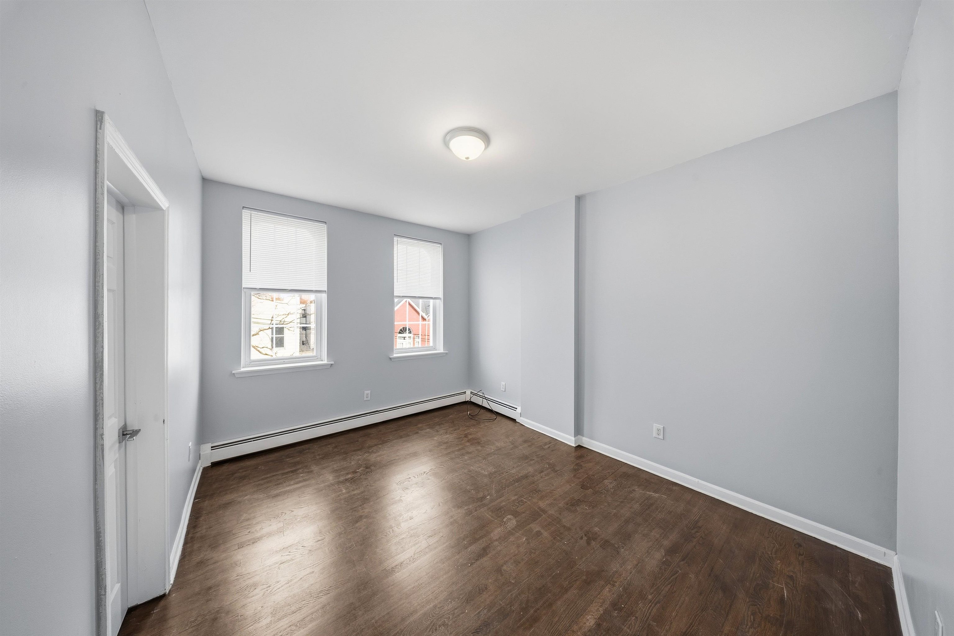 303 3RD ST Unit: 3