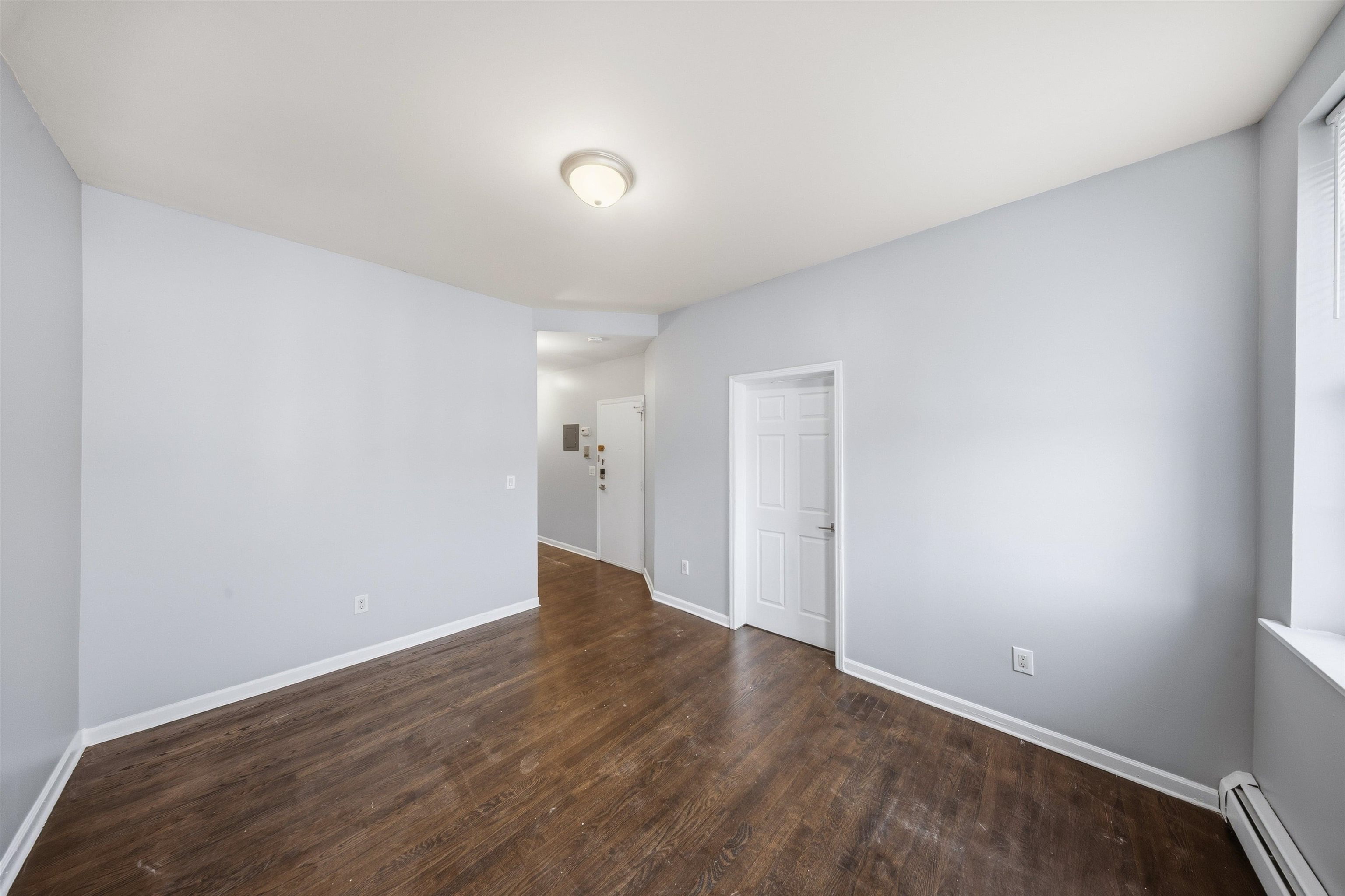 303 3RD ST Unit: 3