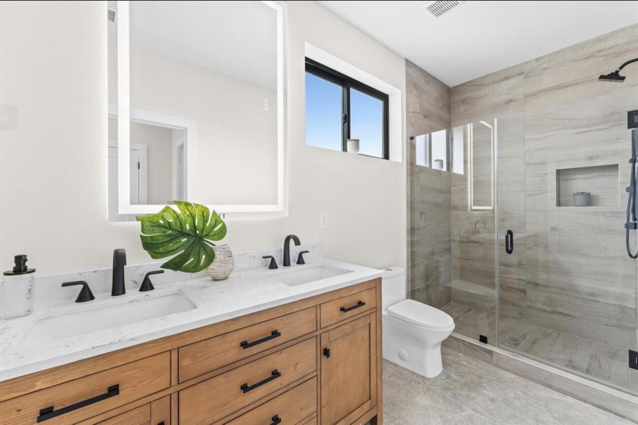 249 BERGEN AVE Unit: PH302