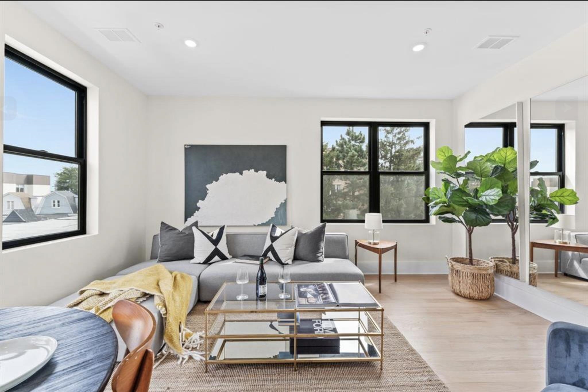 249 BERGEN AVE Unit: PH302