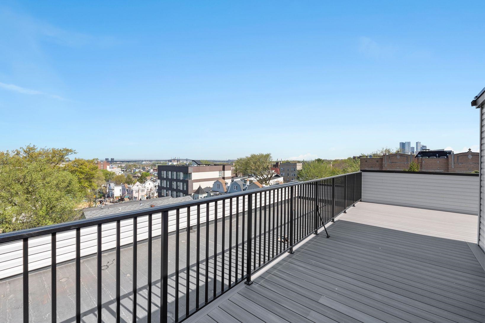 249 BERGEN AVE Unit: PH302