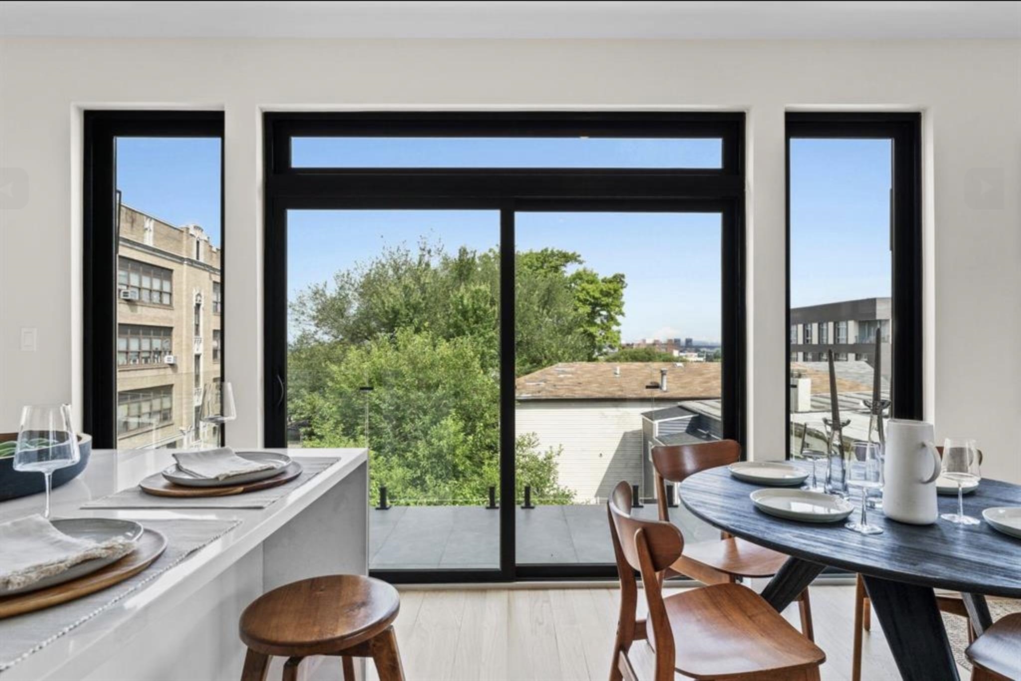 249 BERGEN AVE Unit: PH302