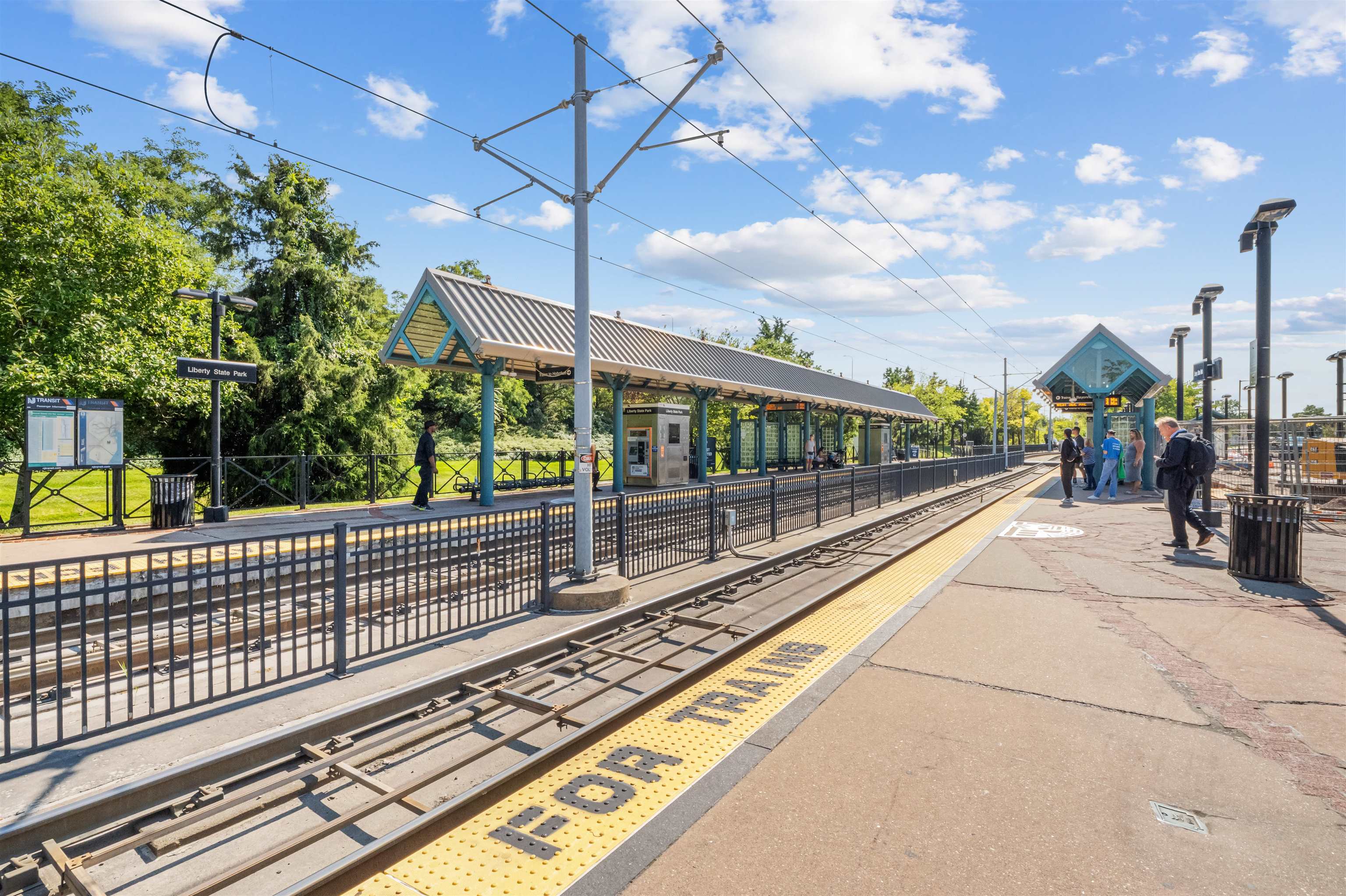 249 BERGEN AVE Unit: PH302