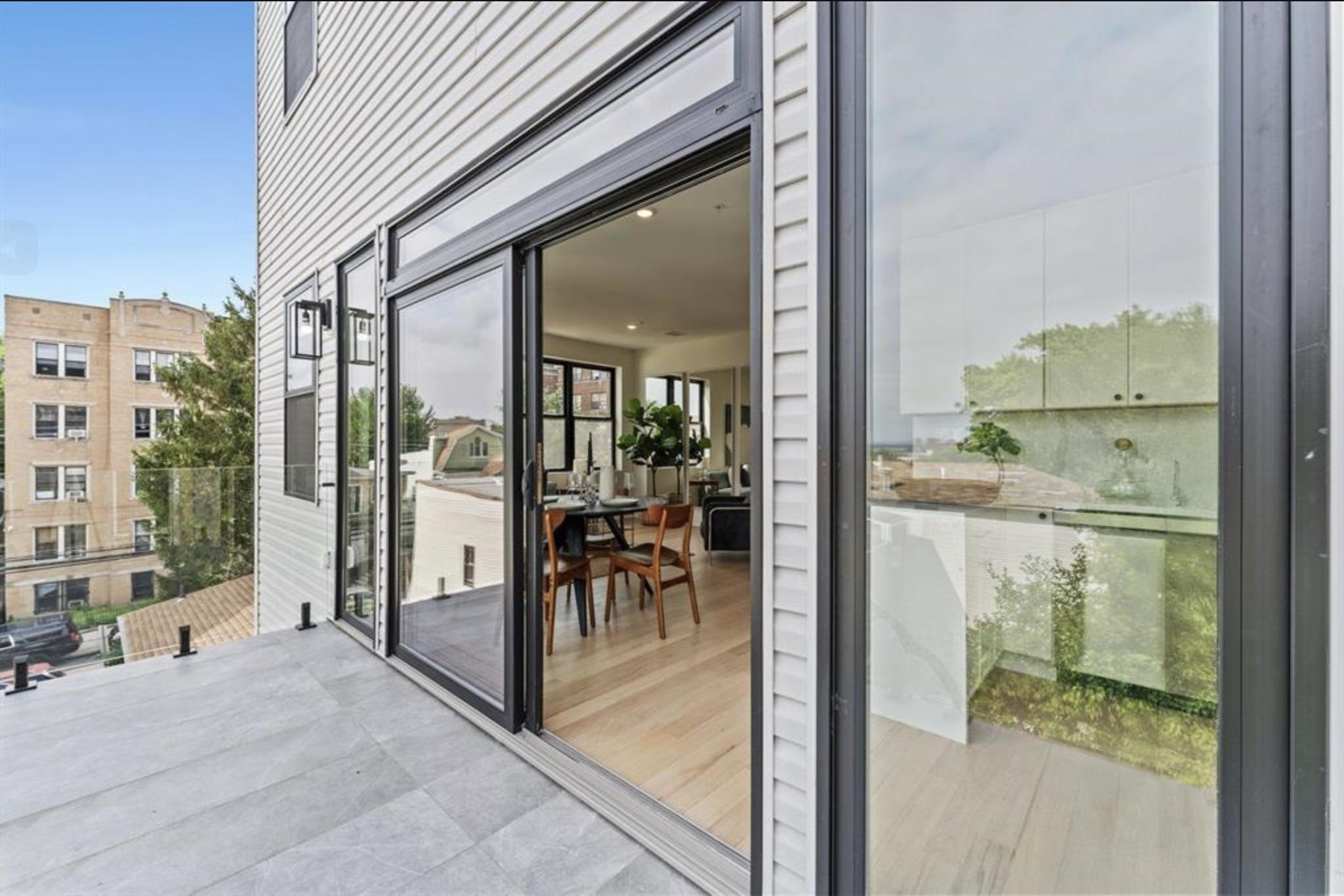 249 BERGEN AVE Unit: PH302