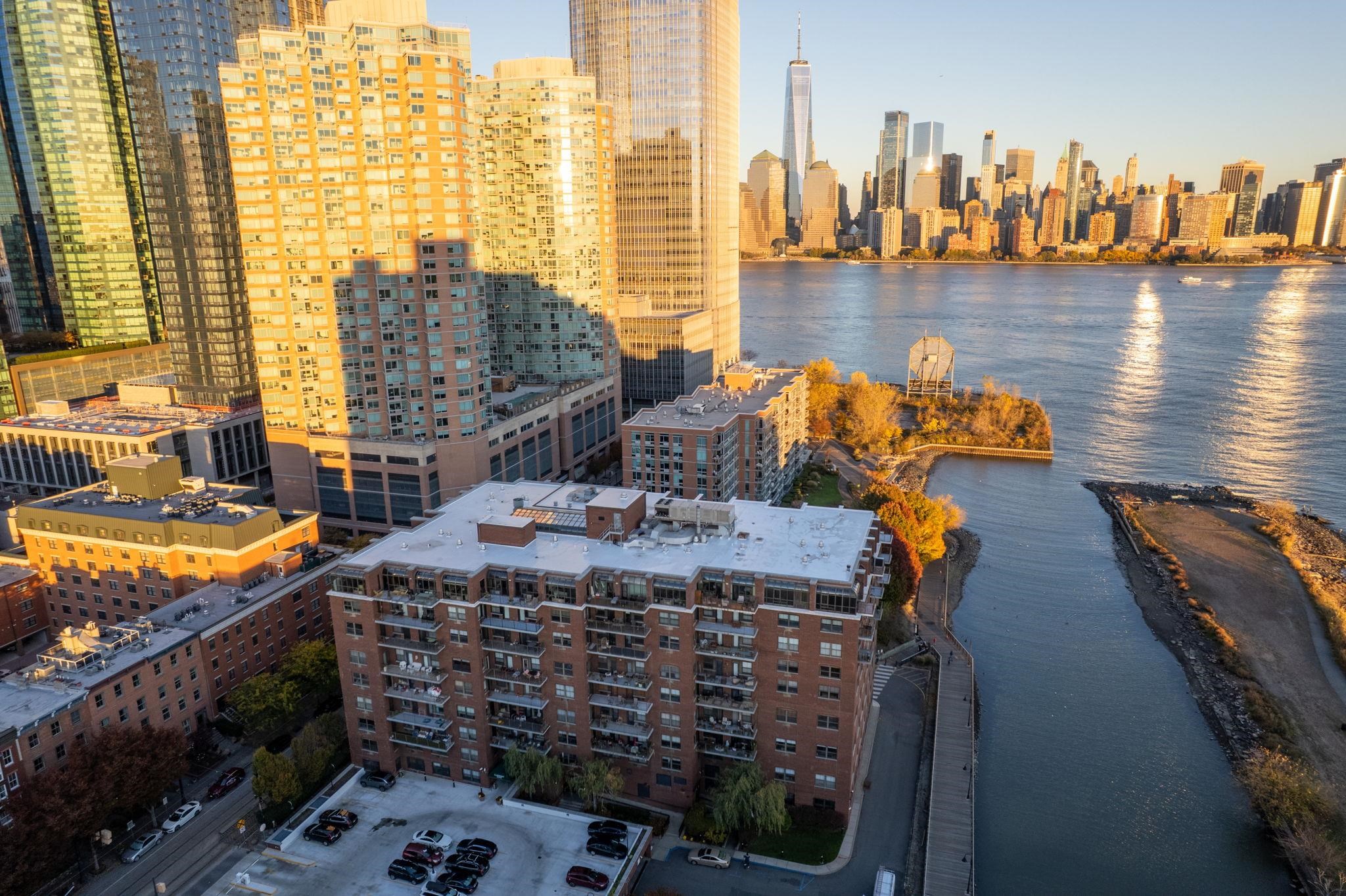 1 GREENE ST Unit: 704