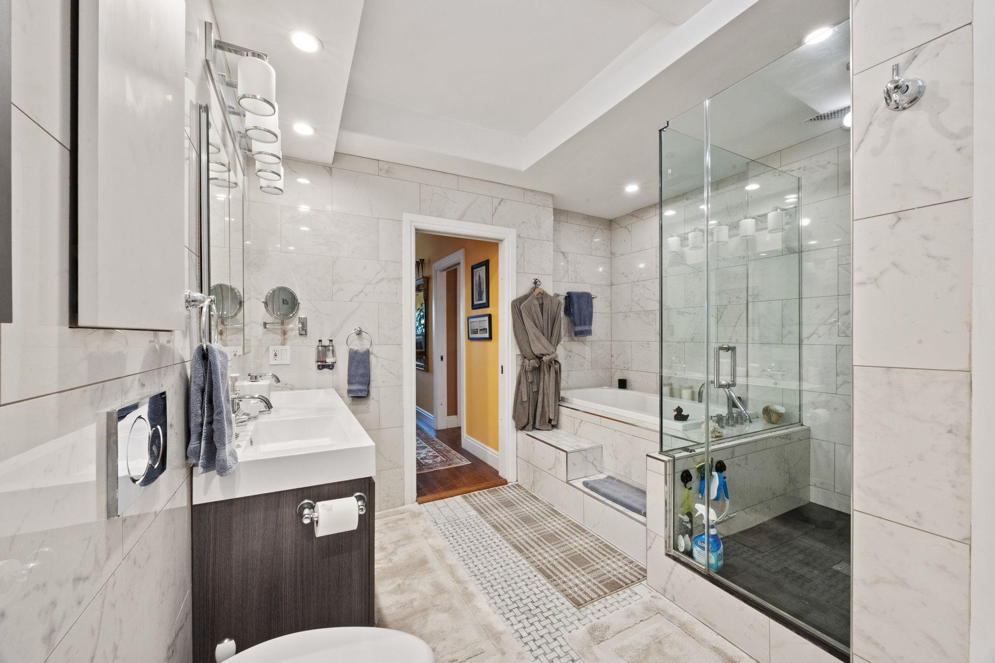 1 GREENE ST Unit: 704