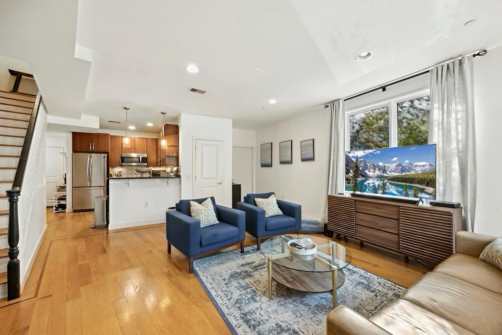 296 GRAND ST Unit: 1A