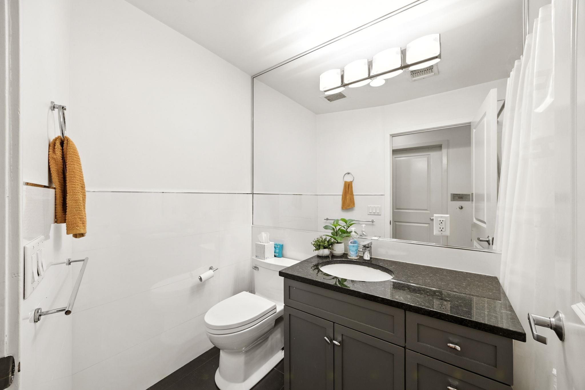 296 GRAND ST Unit: 1A