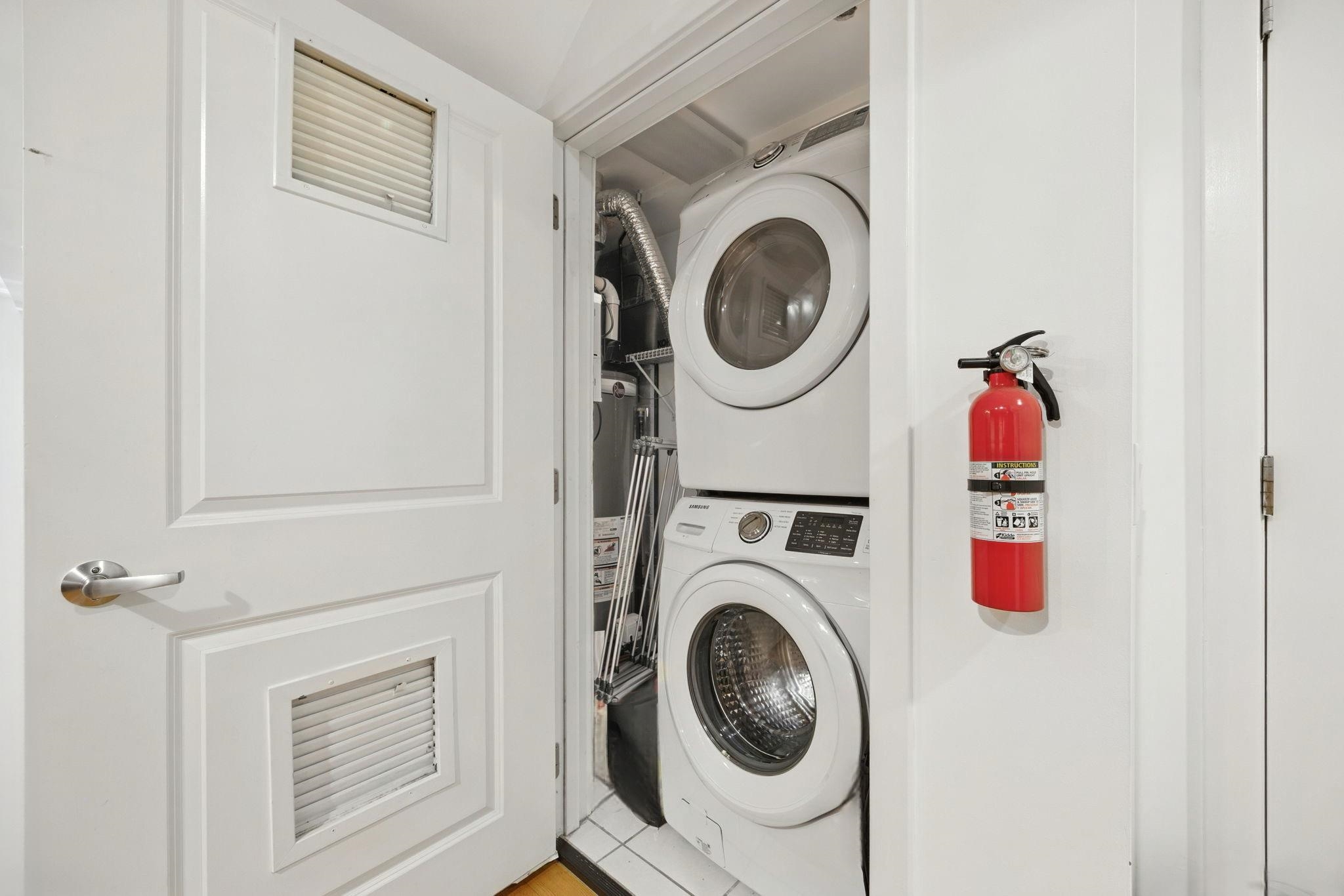 296 GRAND ST Unit: 1A