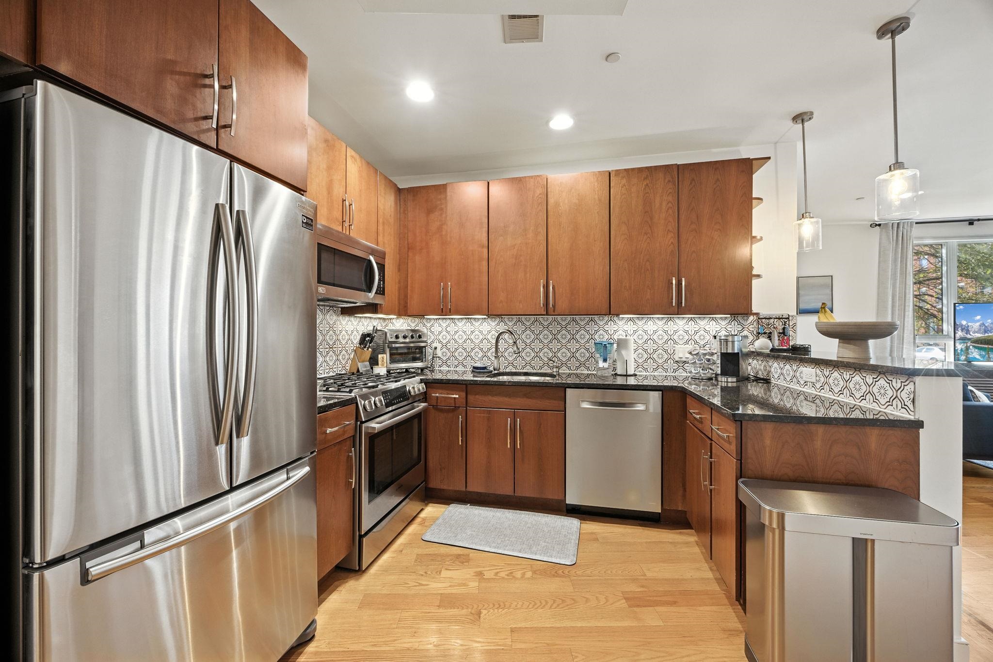 296 GRAND ST Unit: 1A