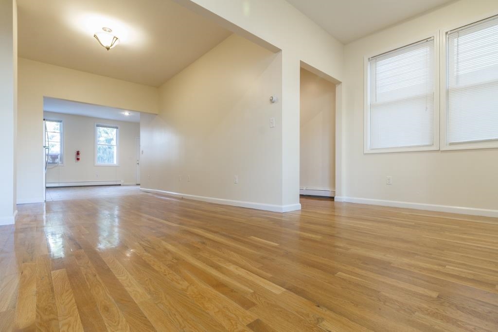 441 MALLORY AVE