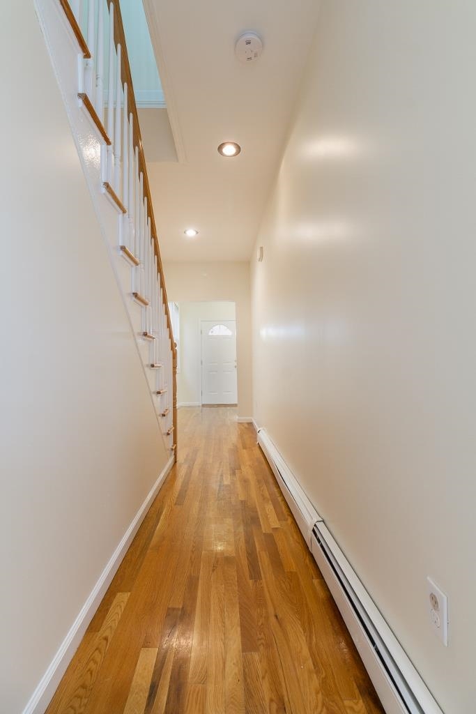 441 MALLORY AVE