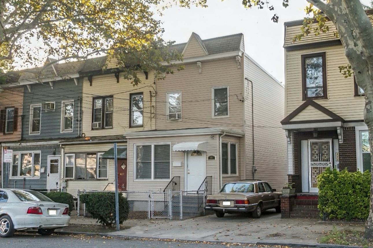 441 MALLORY AVE