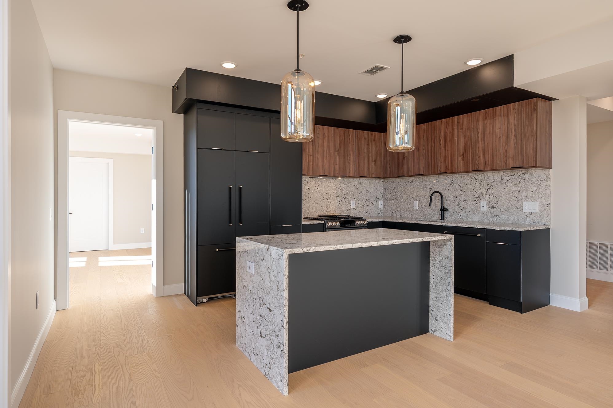 10 SOUTH ST Unit: 201