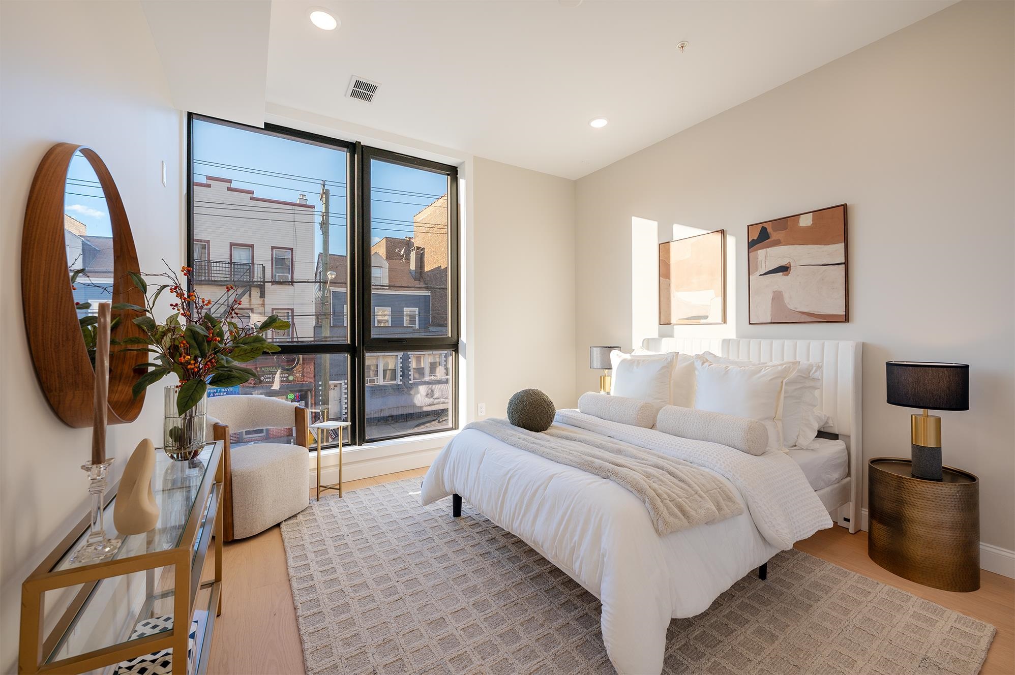 10 SOUTH ST Unit: 201