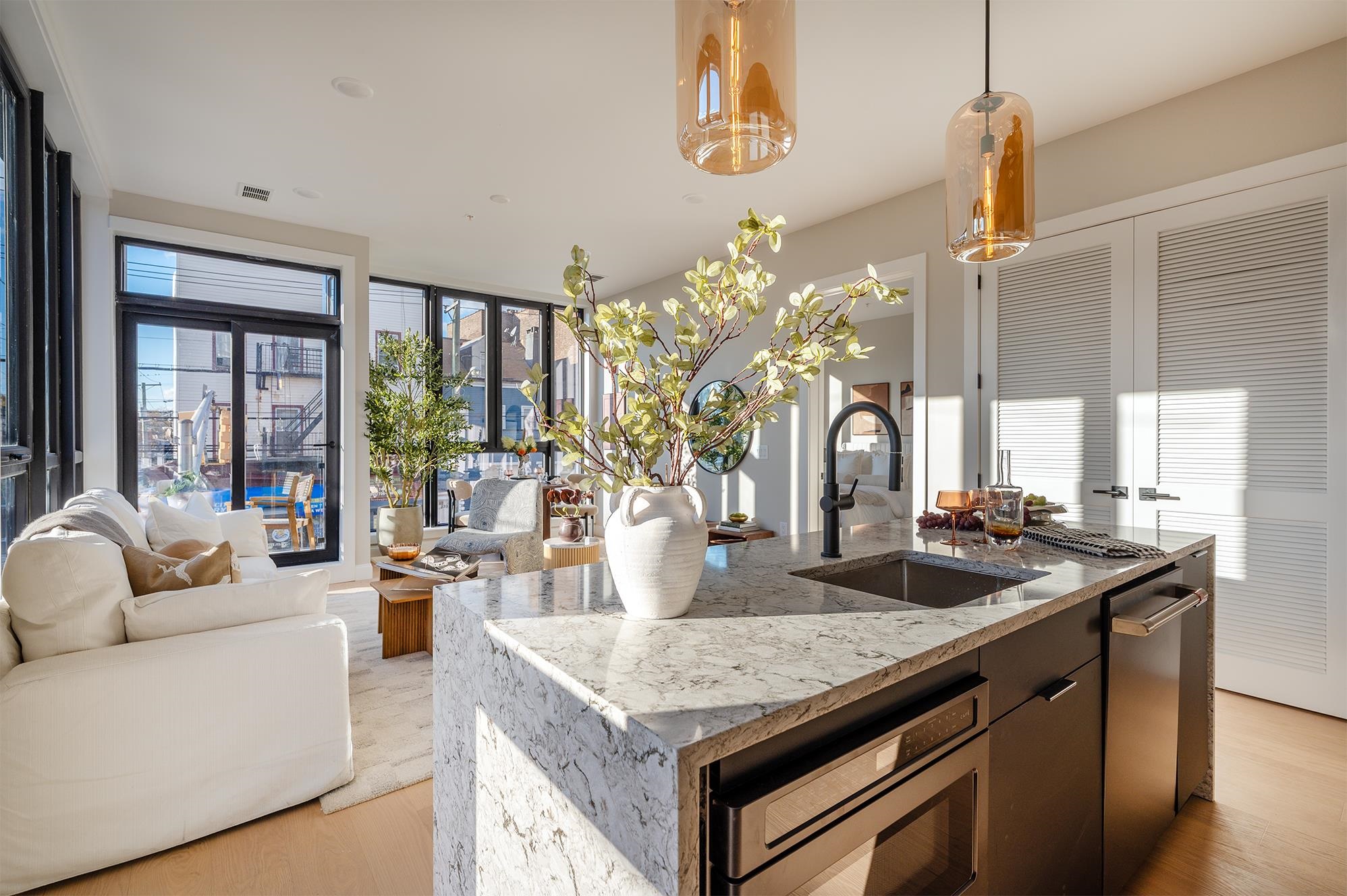 10 SOUTH ST Unit: 201