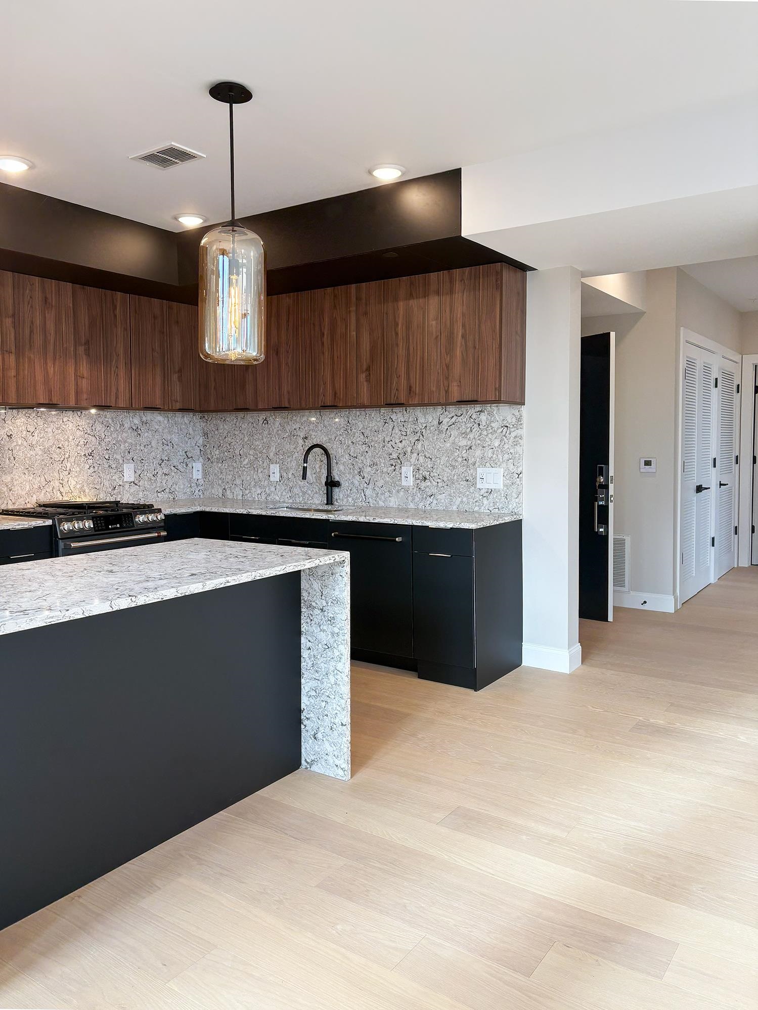 10 SOUTH ST Unit: 201