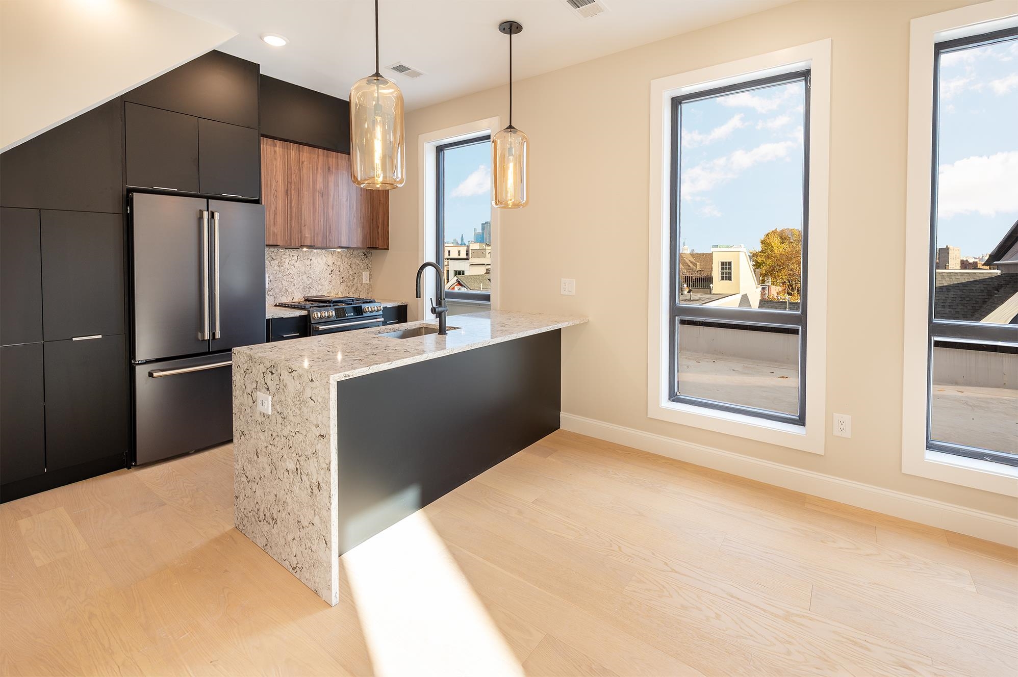 10 SOUTH ST Unit: 201