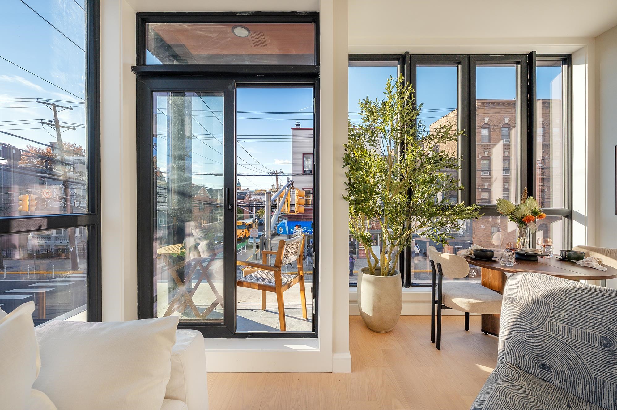 10 SOUTH ST Unit: 201