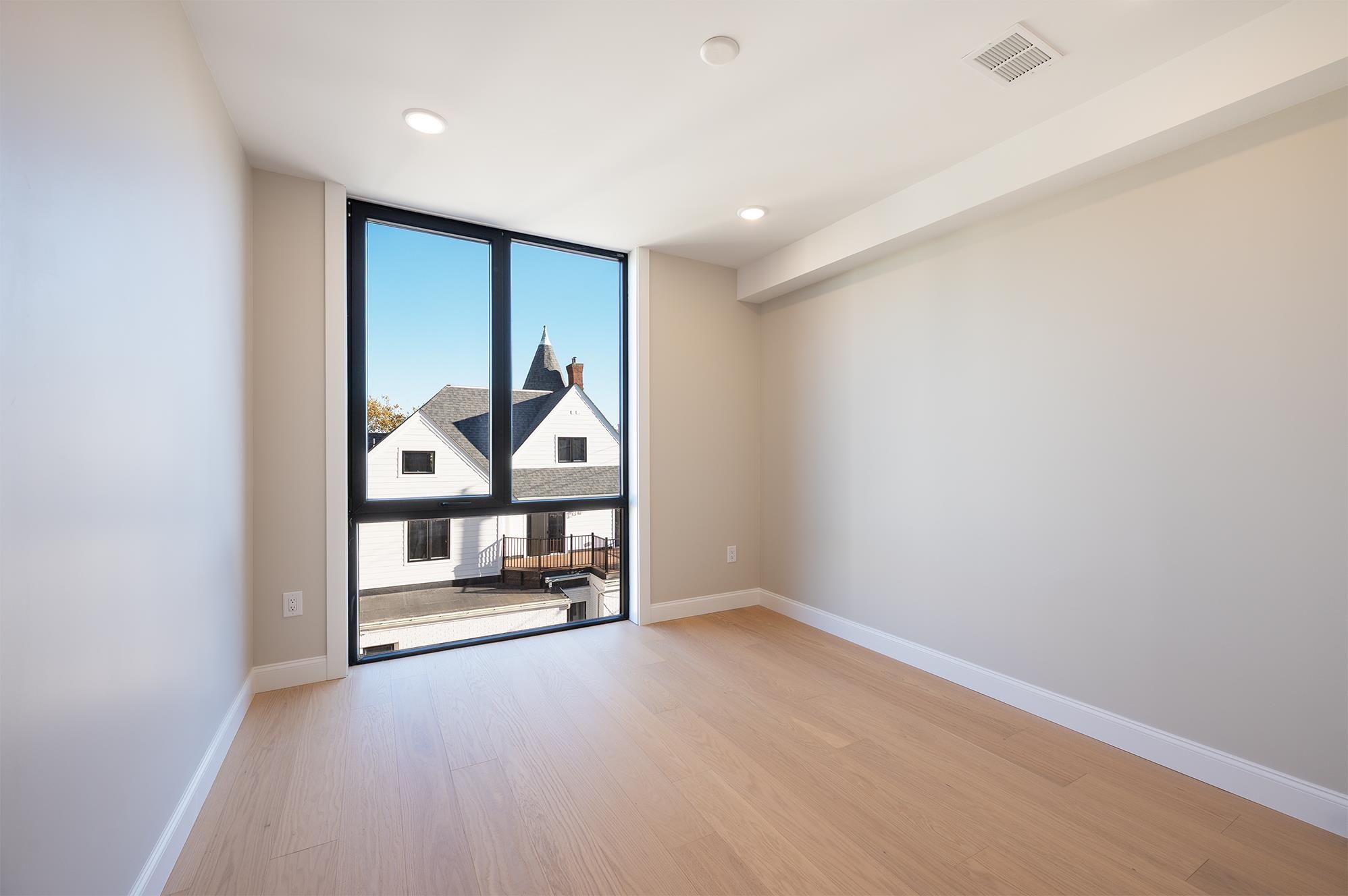 10 SOUTH ST Unit: 201