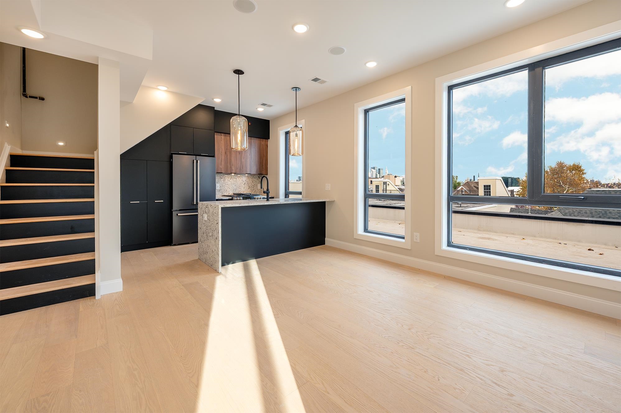 10 SOUTH ST Unit: 201