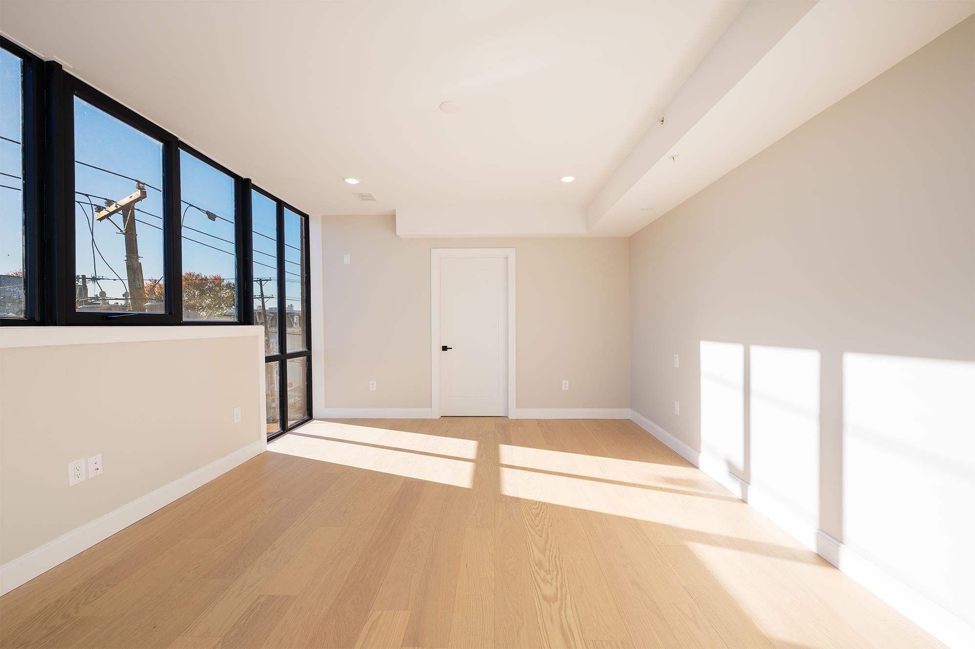 10 SOUTH ST Unit: 201
