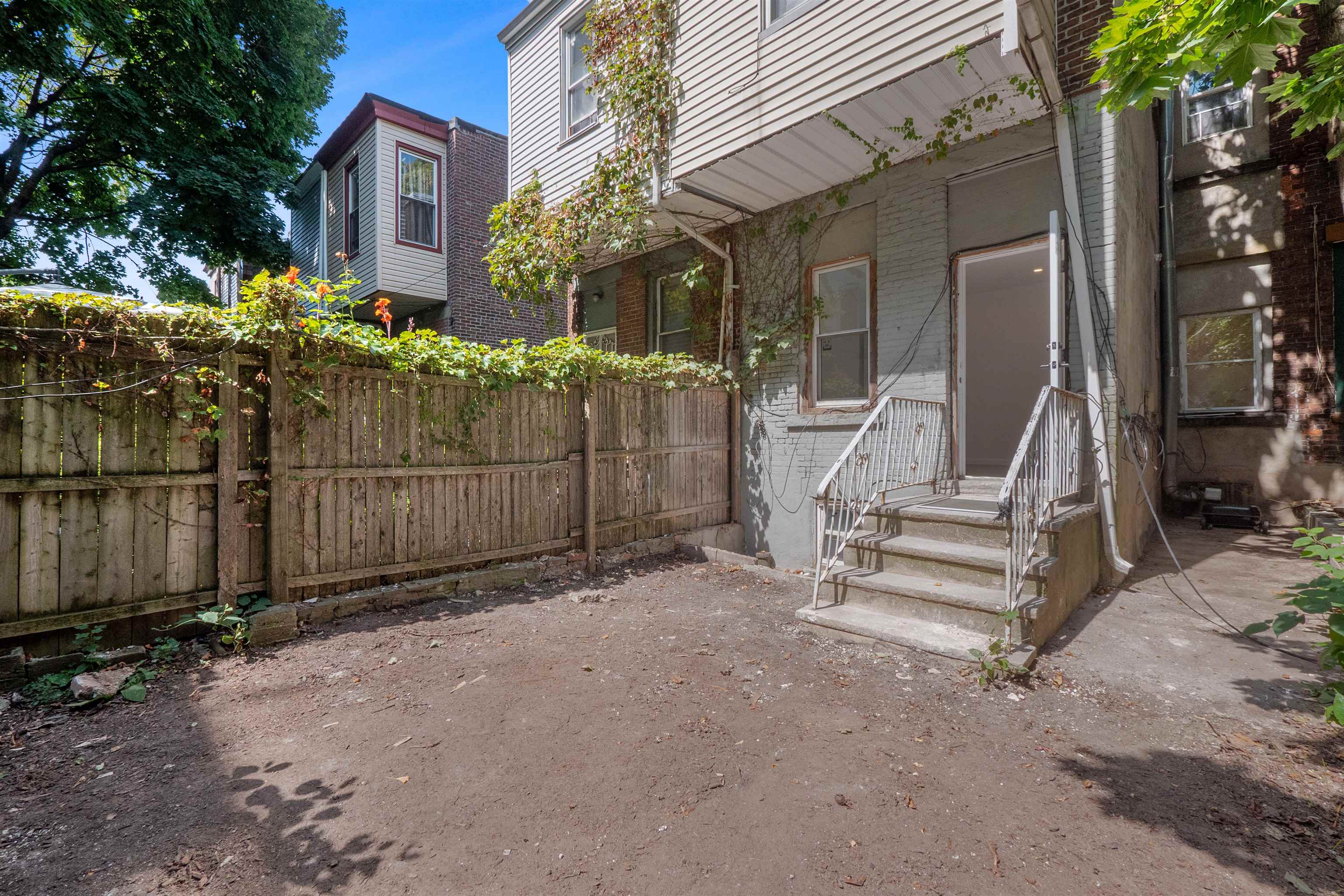 540 MARTIN LUTHER KING JR DR