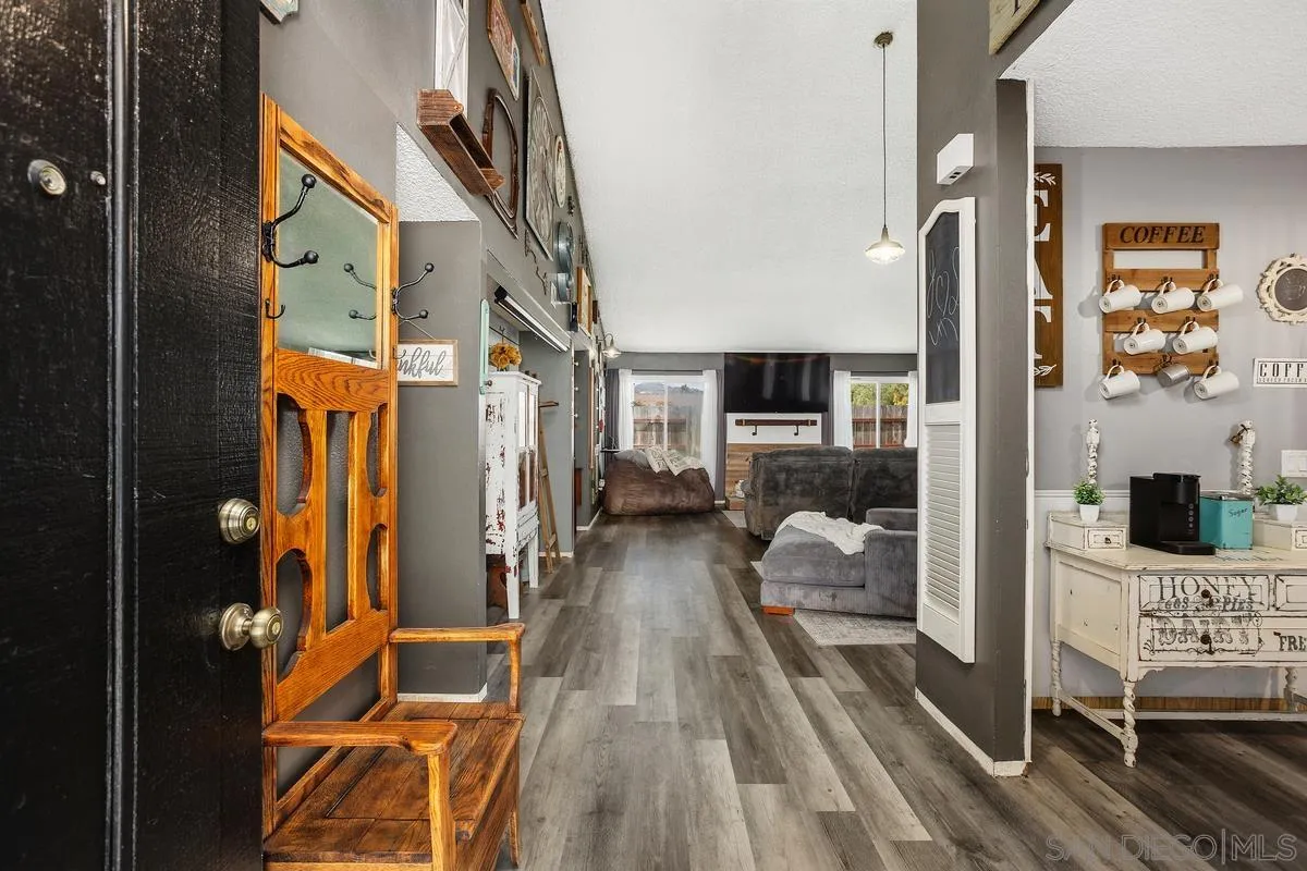 1461 Paseo Alegre