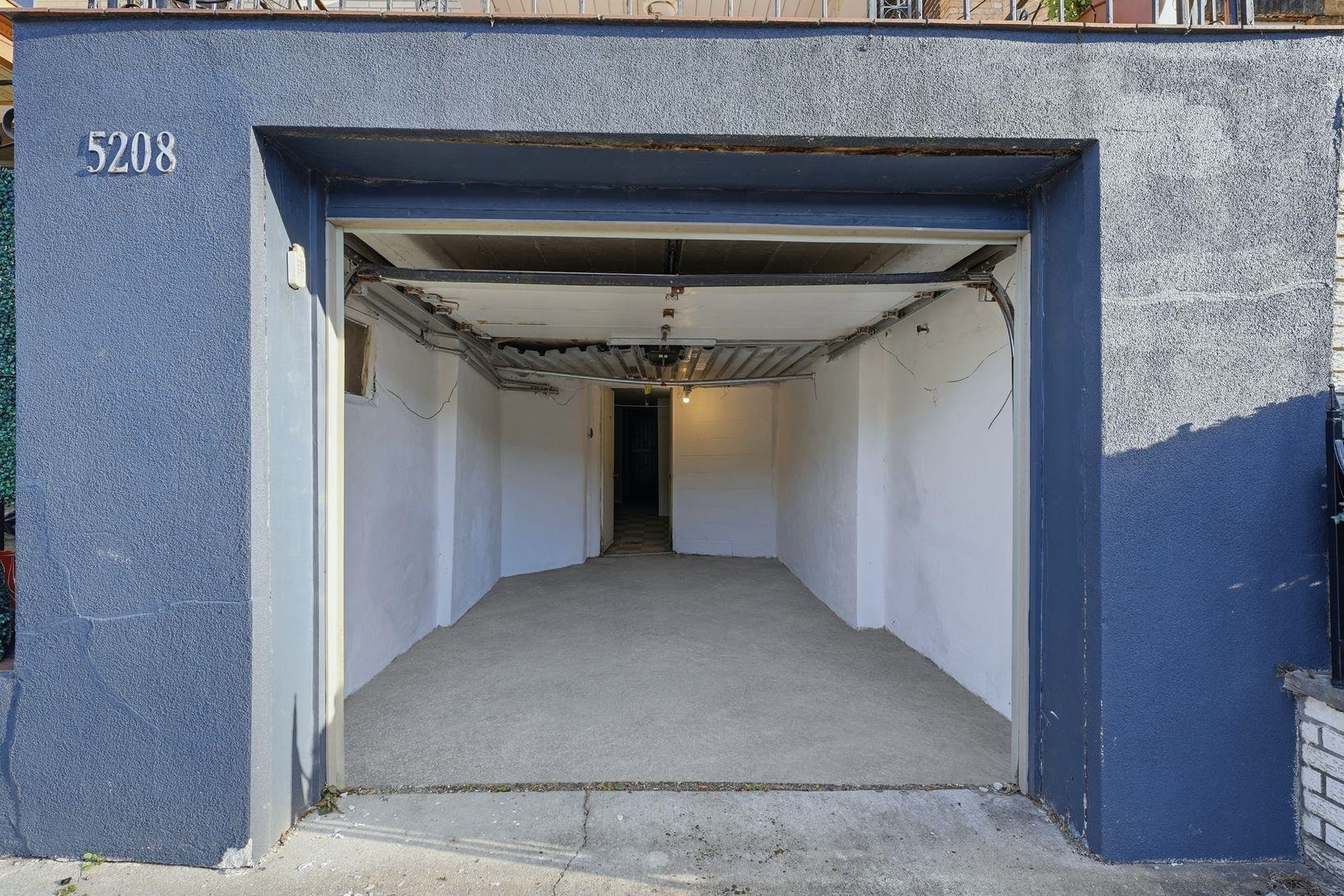5208 PARK AVE