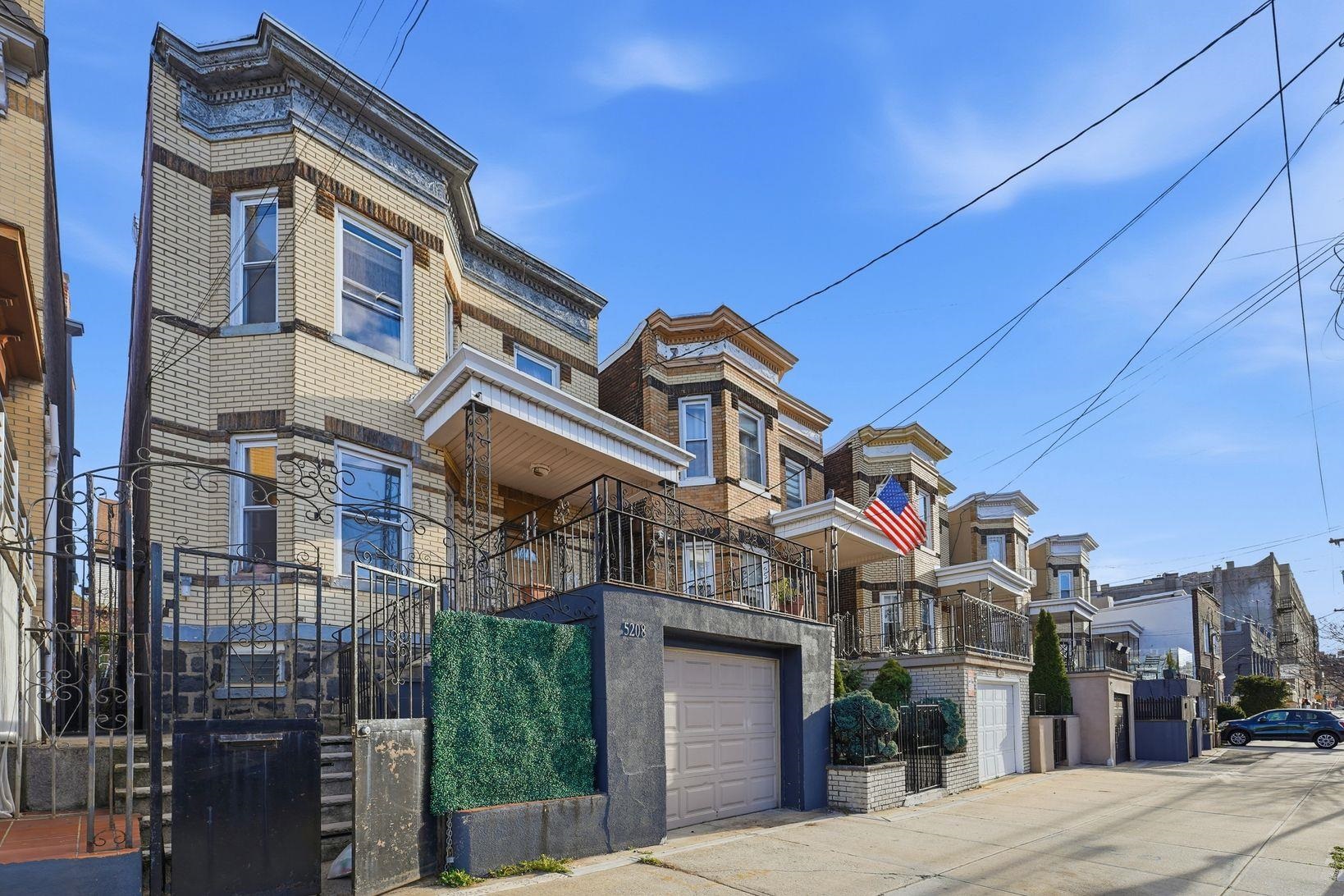 5208 PARK AVE