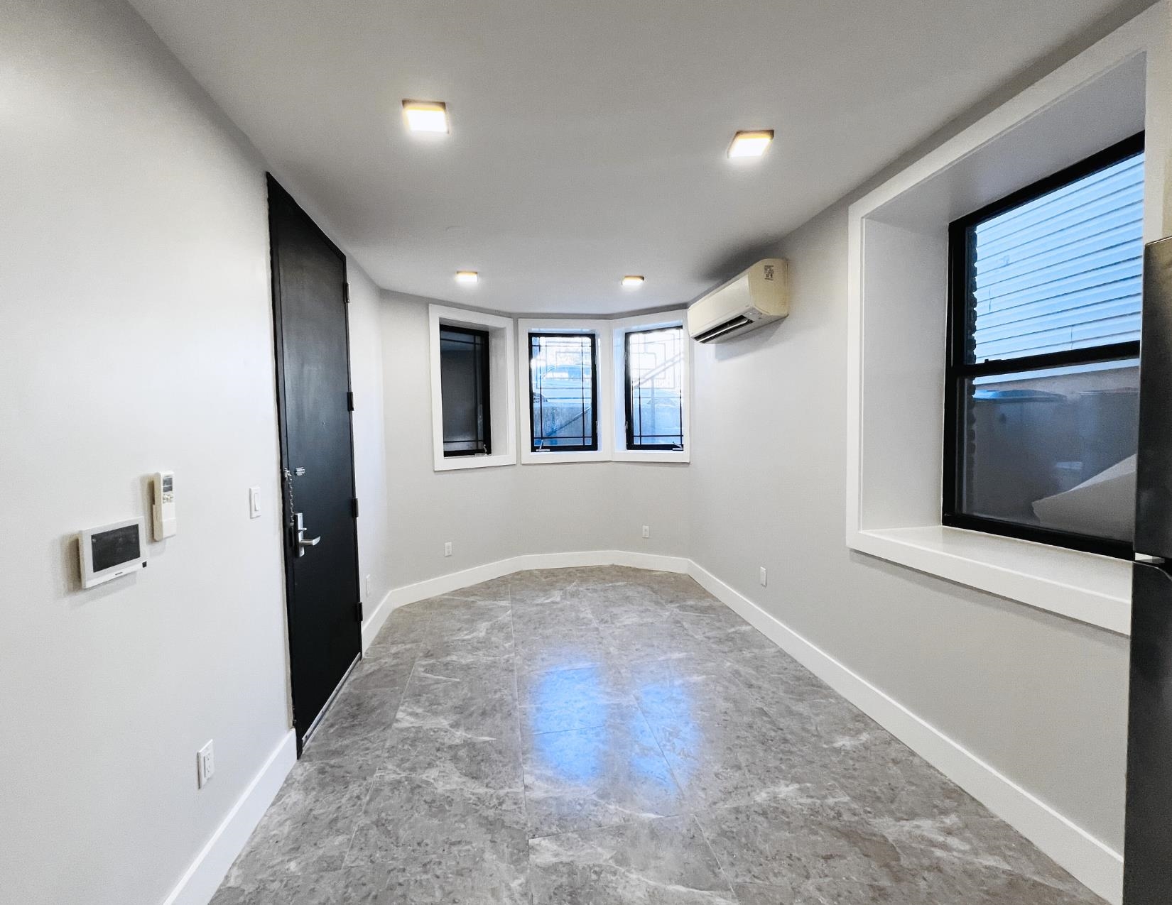 126 RANDOLPH AVE Unit: 1B