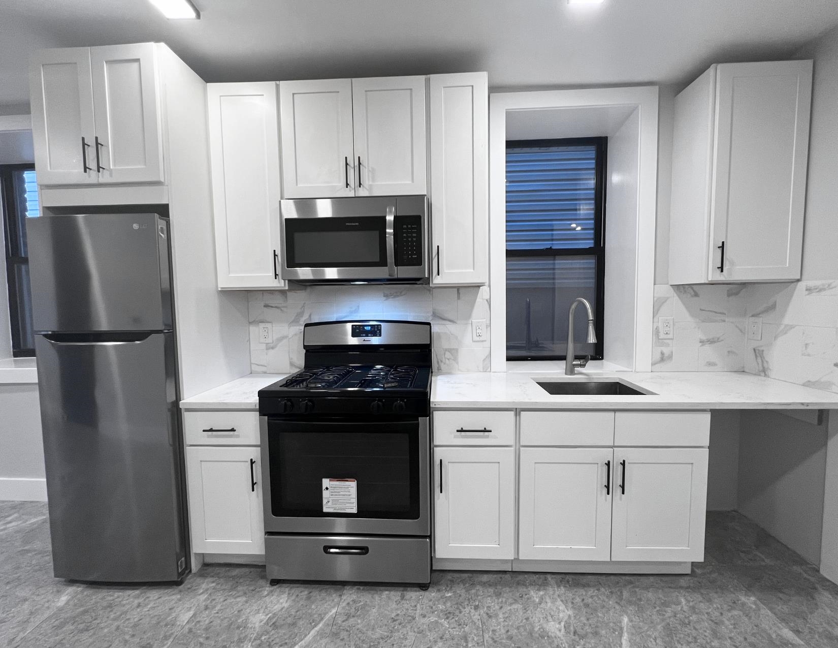 126 RANDOLPH AVE Unit: 1B