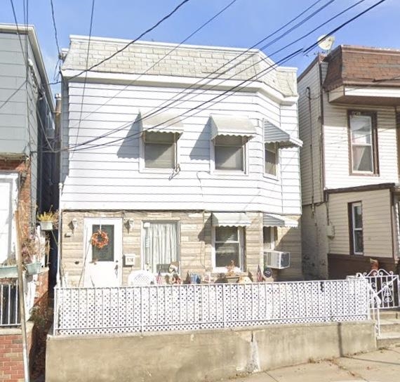 176 THORNE ST