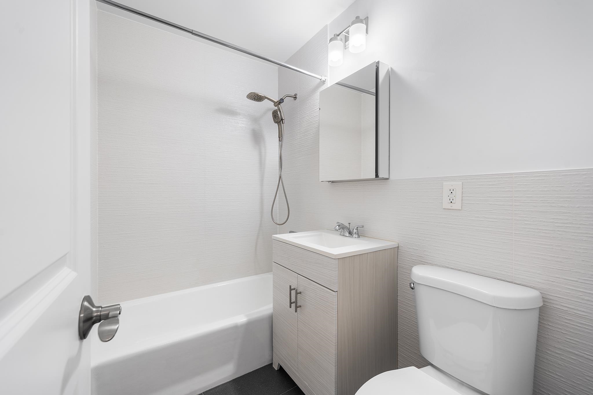 100 MANHATTAN AVE Unit: 416