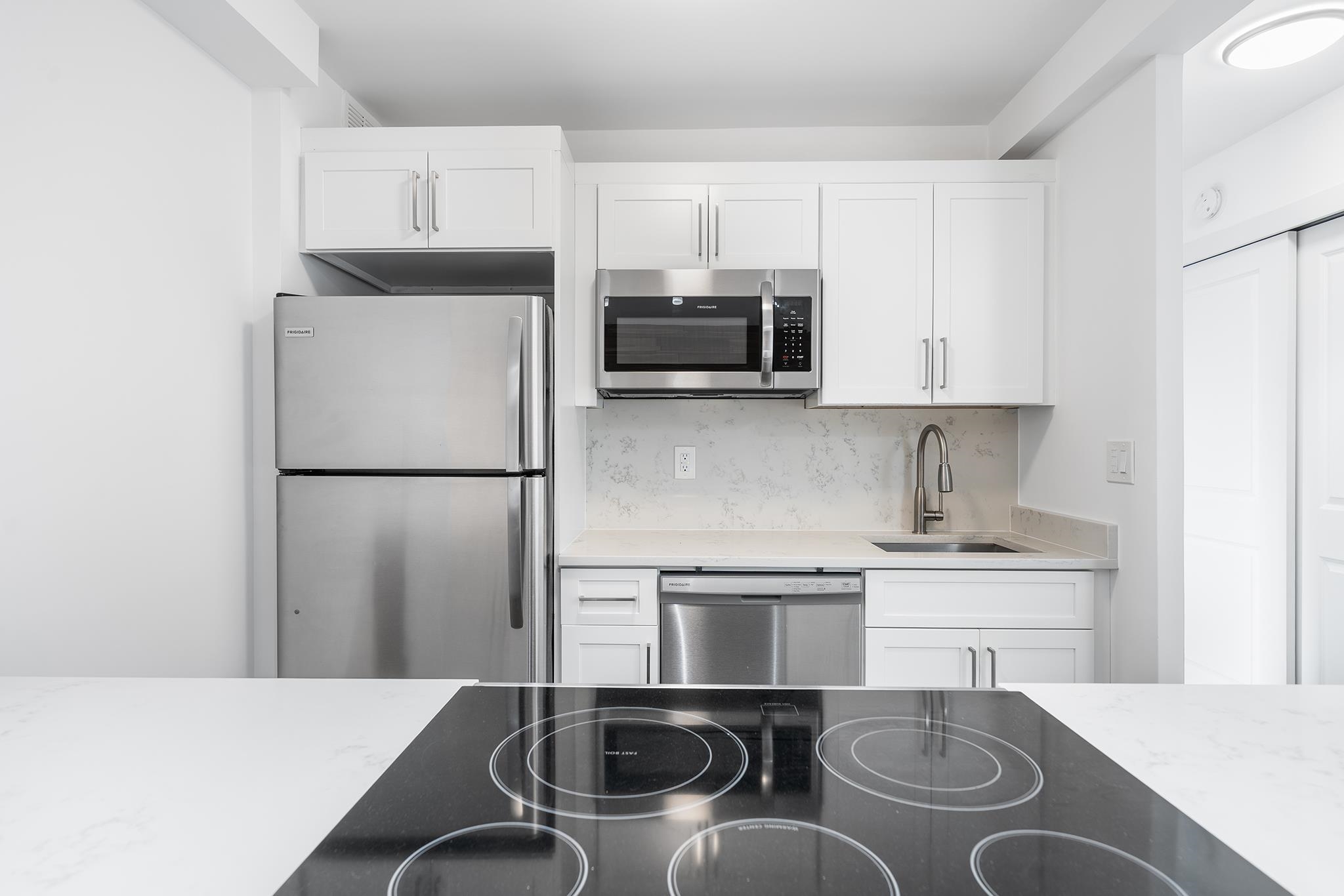 100 MANHATTAN AVE Unit: 416